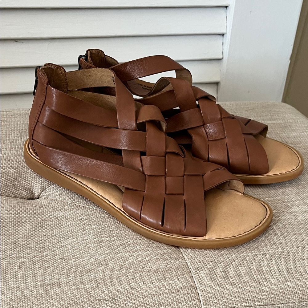 Born Like New Iowa woven Leather Brown Sandals - Picture 2 of 7